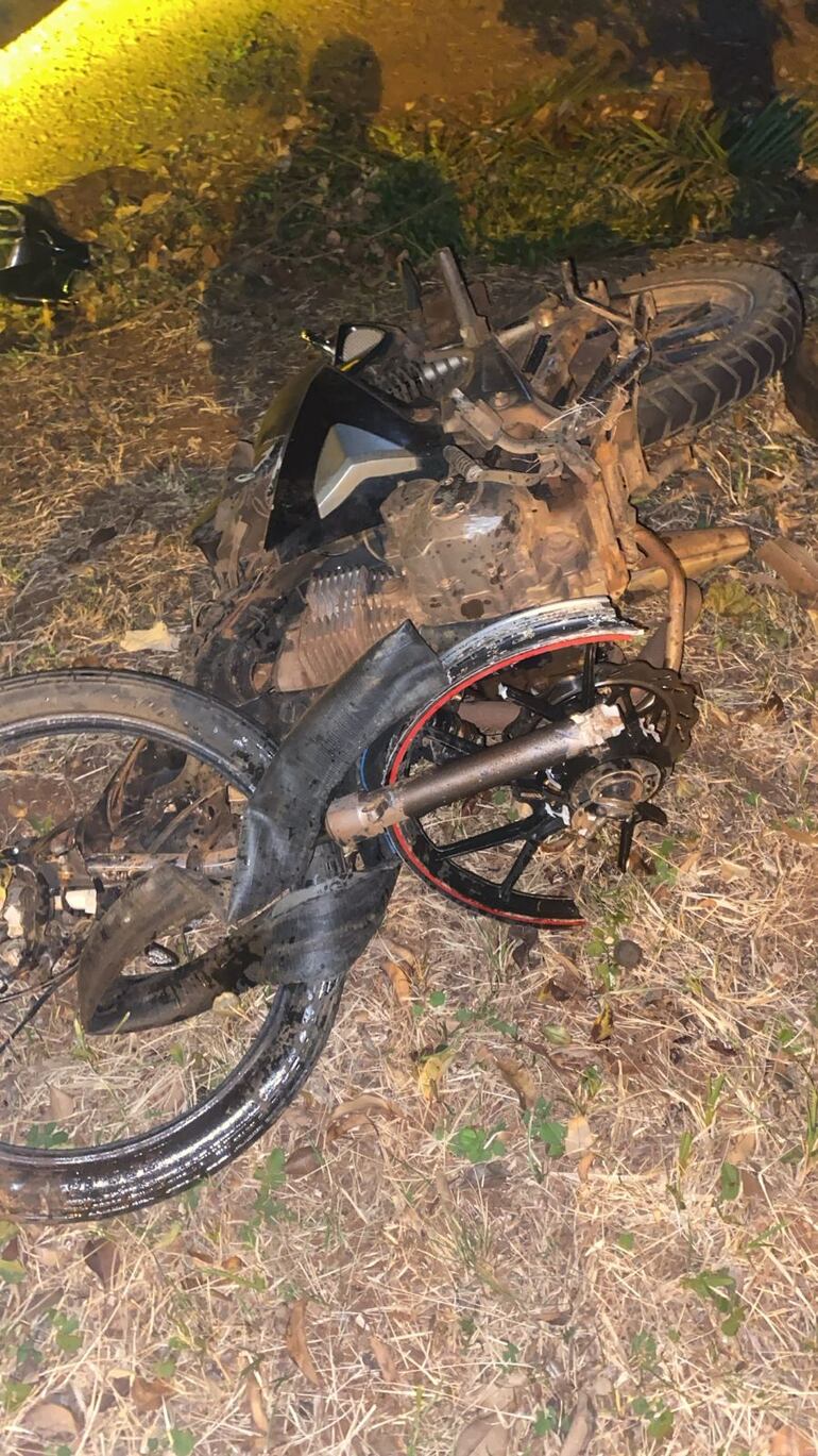 Trinidad: motociclista falleció tras colisión frontal contra un automóvil sobre la ruta PY06