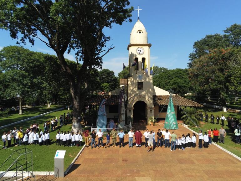 Pribebuy: feligreses se manifestaron para solicitar restauración de la iglesia “Ñandejára Guasu”.