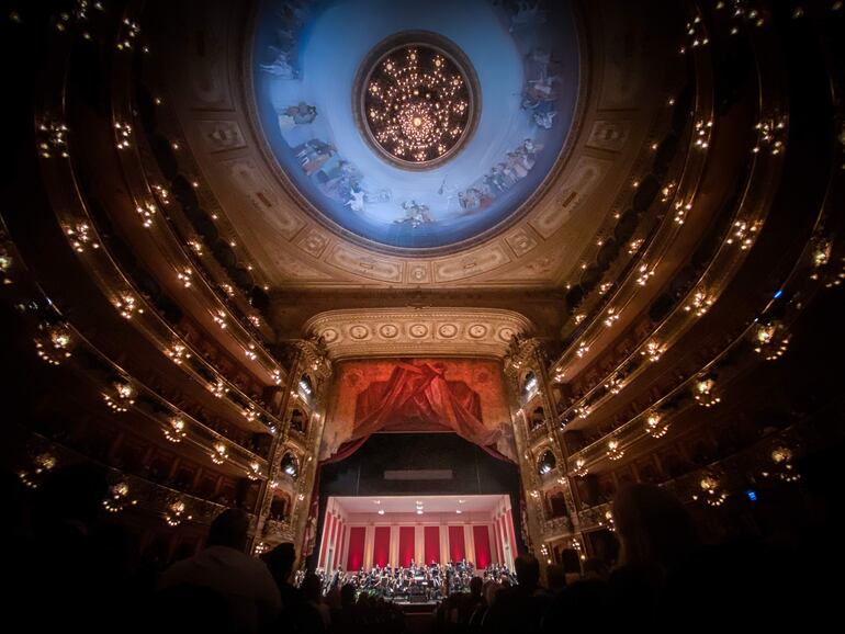  Vista del Teatro Colón durante un recital de Placido Domingo en la ciudad de Buenos Aires (Archivo).