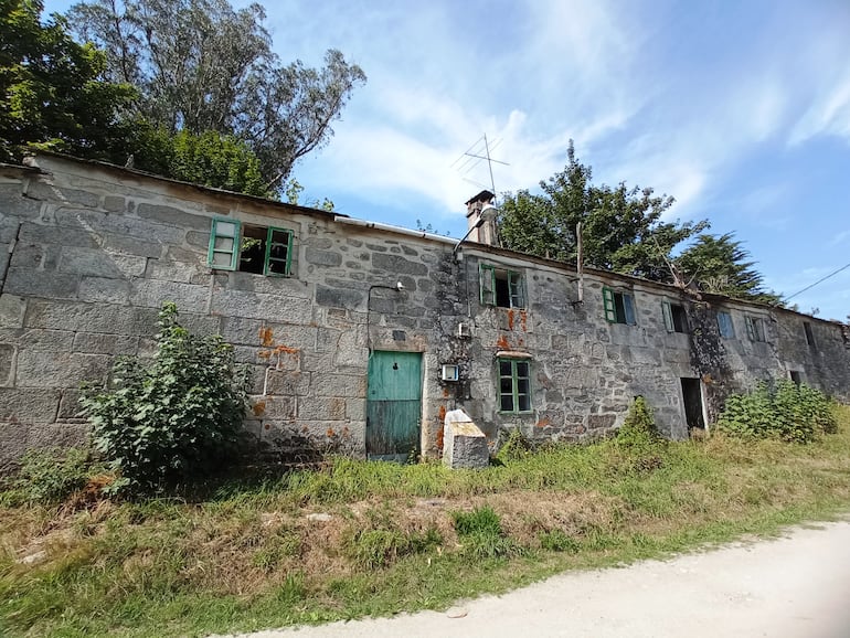 Casa del poeta gallego Xosé María Díaz Castro en su pueblo natal, Guitiriz, Lugo. (Fotografía: Gian P. Codarlupo)