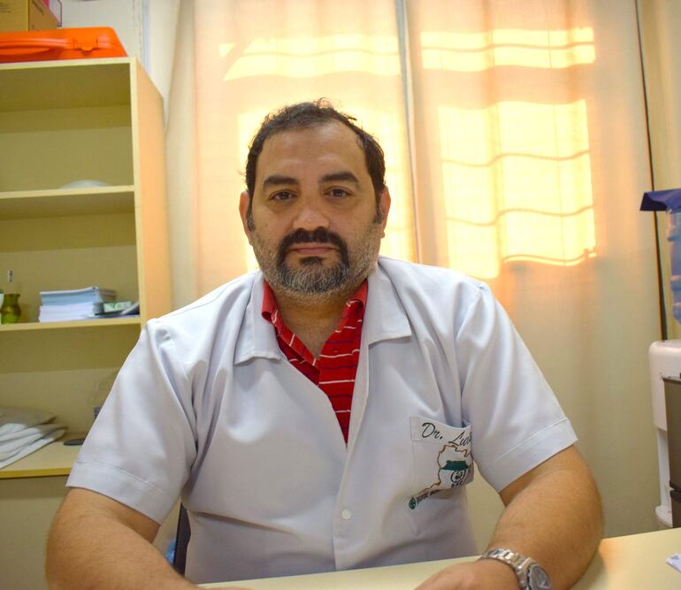 El director del Hospital Regional de Paraguarí, Dr. Luis Yd. 