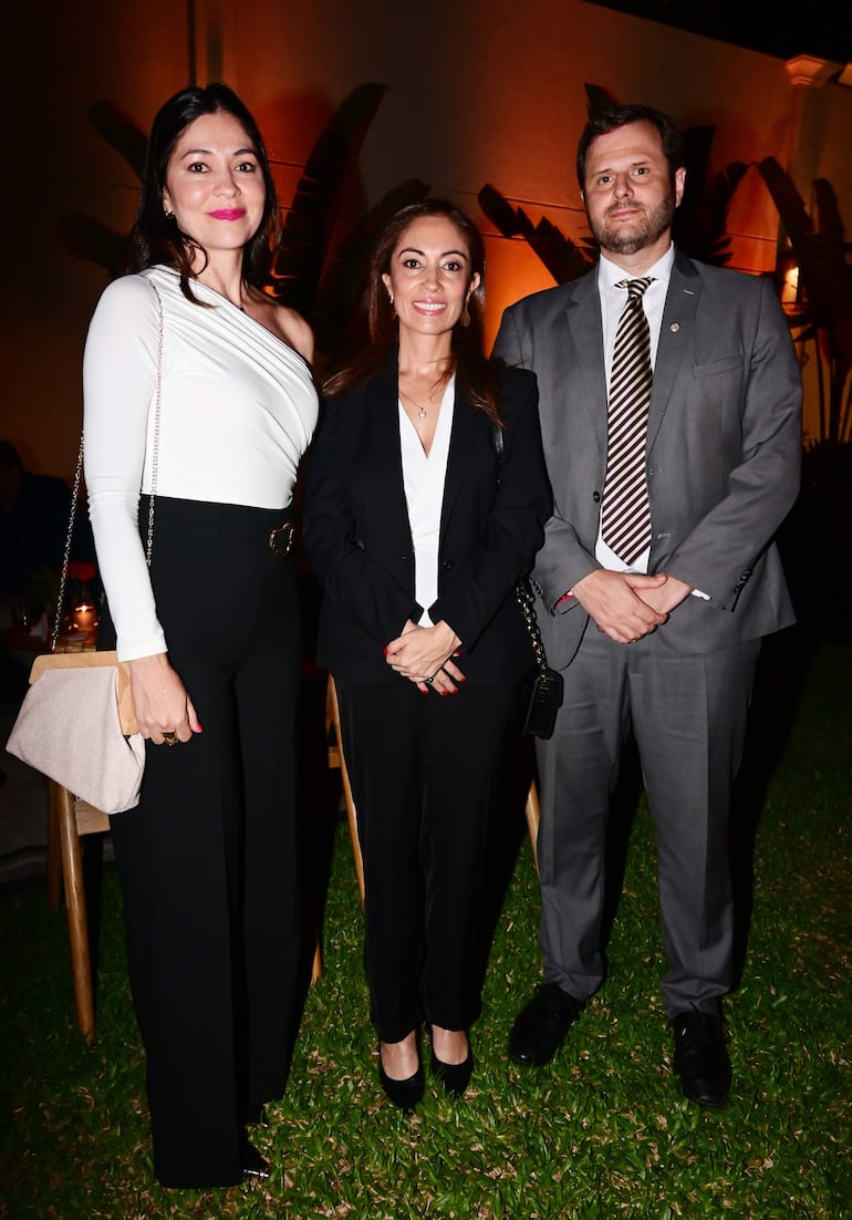 Karen Moscote, Adriana López y Martín Lorieto. 