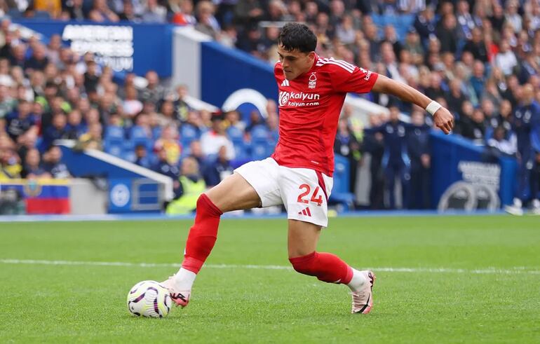 El Nottingham Forest, de Ramón Sosa, enfrentará al Liverpool