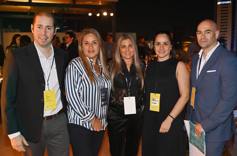 Víctor Nine, Mónica Zaván, Liliana Alvarenga, Ingrid Leguizamón y Martín De Vera.