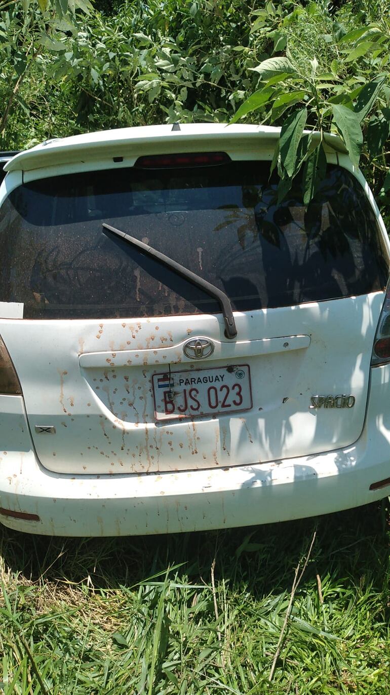 El auto que fue utilizado por los sospechosos fue derivado a la base de la comisaría jurisdiccional.