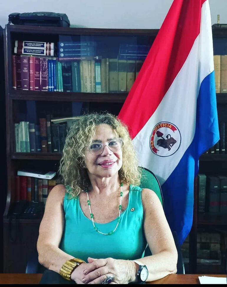 Abogada Ana María Domecq, presidenta de la Asociación de Abogadas del Paraguay (ADAP).