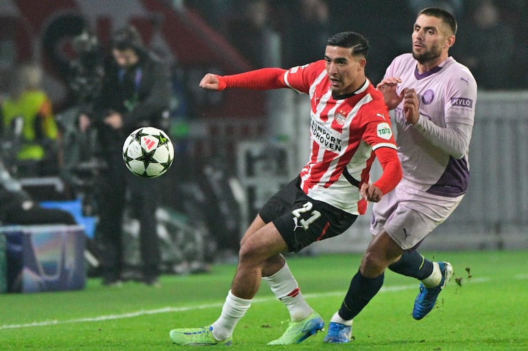 El Girona fue goleado por el PSV de Holanda