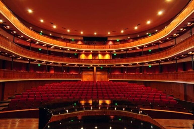 El Maestro Sergio Cuquejo, Director Artístico del Teatro Municipal de Asunción, convoca   a actores, actrices y referentes del ámbito teatral para el encuentro de escucha e intercambio constructivo.