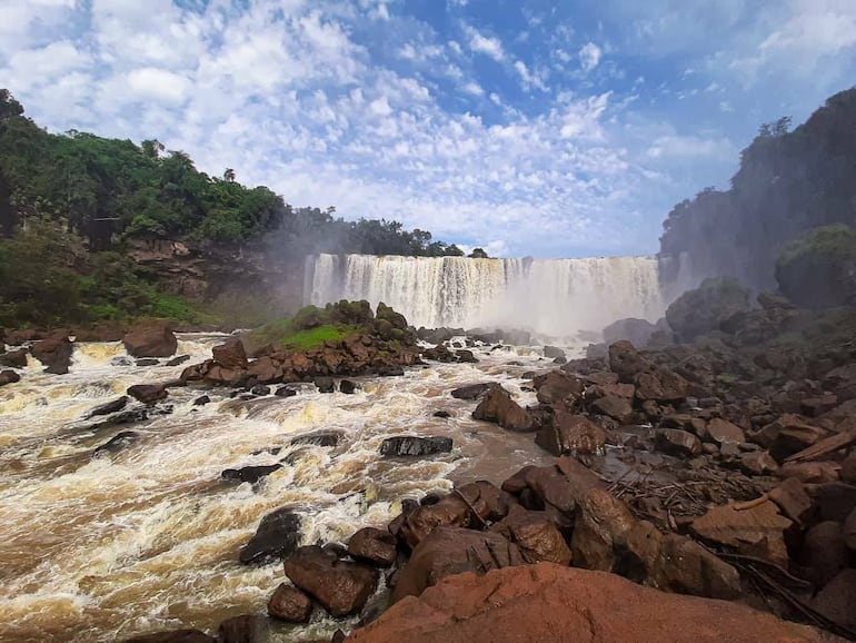 Los Saltos de Ñacunday es una de las tantas maravillas naturales que se puede visitar en Alto Paraná