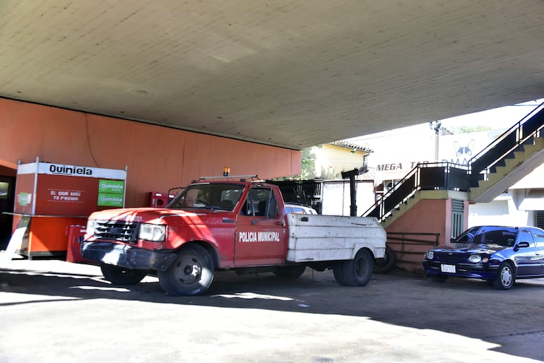 Añosa grúa también opera en la Unidad N° 2 de la PMT, bajo el viaducto de General Santos.