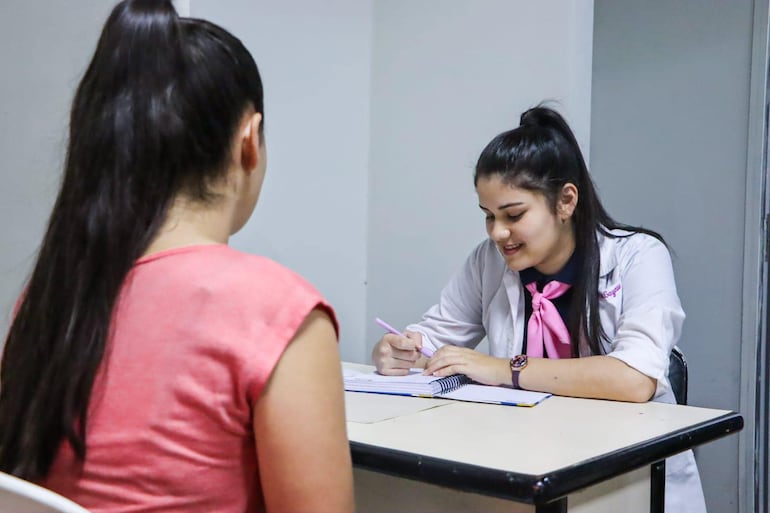 “La salud mental es esencial en la lucha contra el cáncer de mama”, sostuvo especialista. 