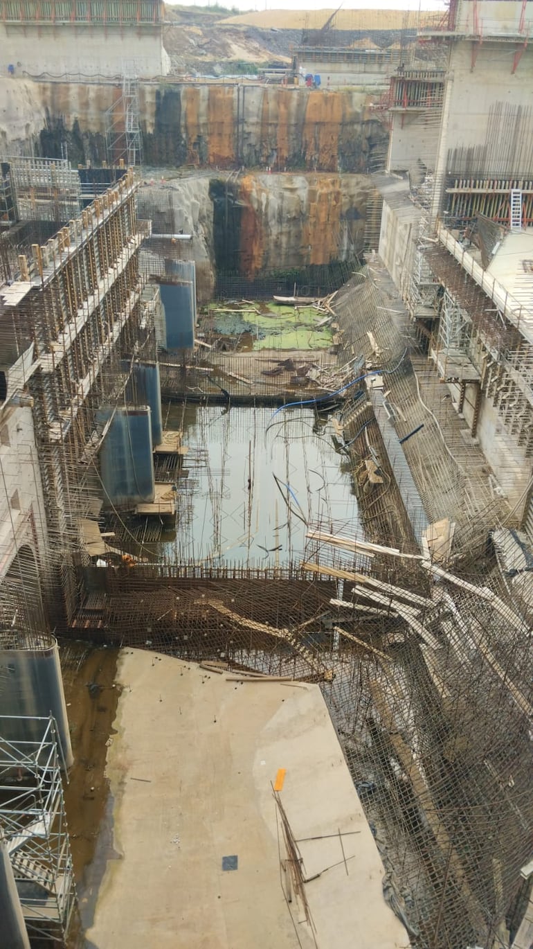 El estado de abandono de las obras de Aña Cuá.