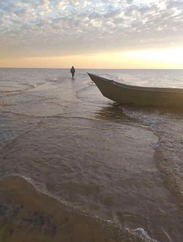 Dunas de San Cosme quedaron bajo el agua del Paraná
