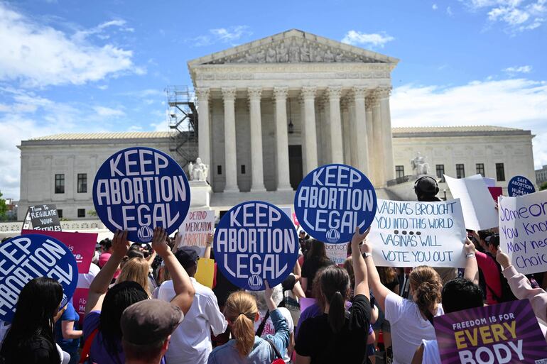 Manifestantes por el derecho al aborto durante una protesta en Washington, el 15 de abril de 2023.