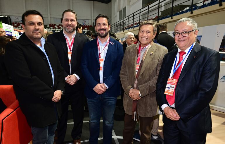 Víctor Villasboa, Paul Sarubbi, Guillermo Mas, Eduardo Felippo y Edgar Robinson.