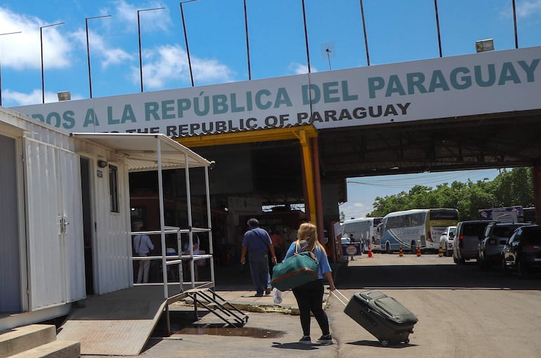 Vista de la zona de migraciones en la ciudad de José Falcón (Paraguay).