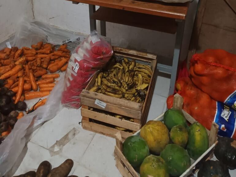 La escuela San Bernardino, en Irala Fernández, denunció que los insumos del programa Hambre Cero llegaron en condiciones deplorables