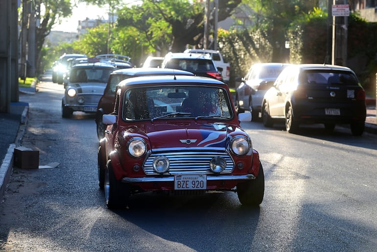 Desde su lanzamiento en 1959, el MINI Classic ha sido un ícono en el mundo de la movilidad urbana.