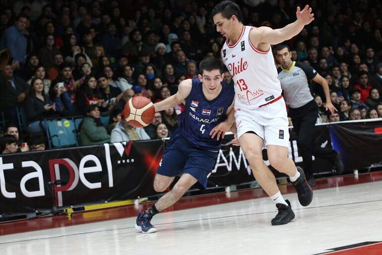 Ricardo Sarubbi en el juego contra Chile, en los preclasificatorios a la AmeriCup 2025, en Valdivia.