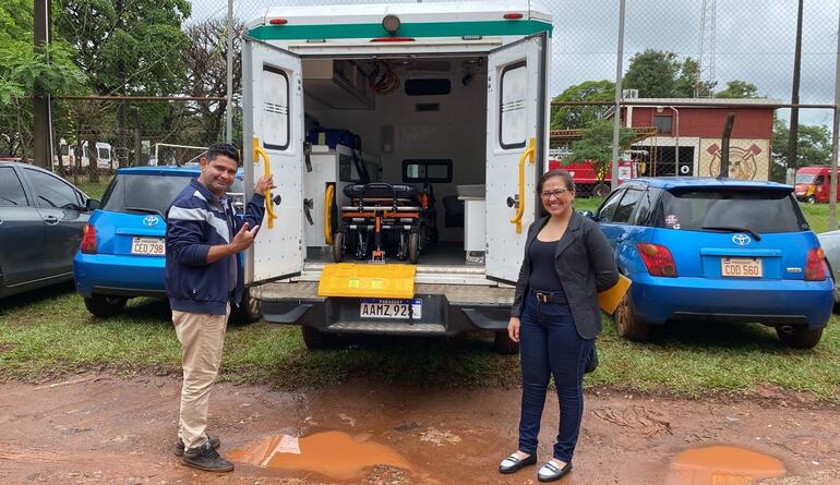 La entrega de la ambulancia se hizo en la sede de la Décima Región Sanitaria en Ciudad del Este.