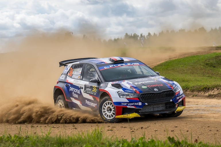 Migue Zaldívar tuvo su debut en el Mundial de Rally en Letonia.