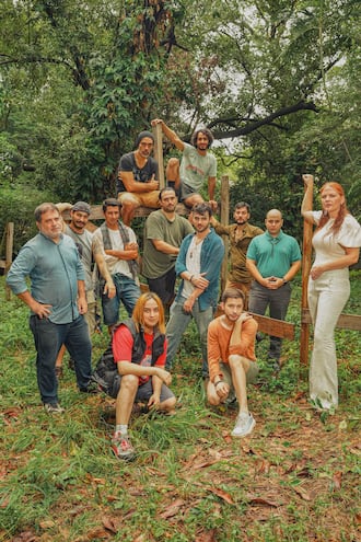 El elenco de la obra "¡Finca la Fe!" que se estrenará en junio próximo.