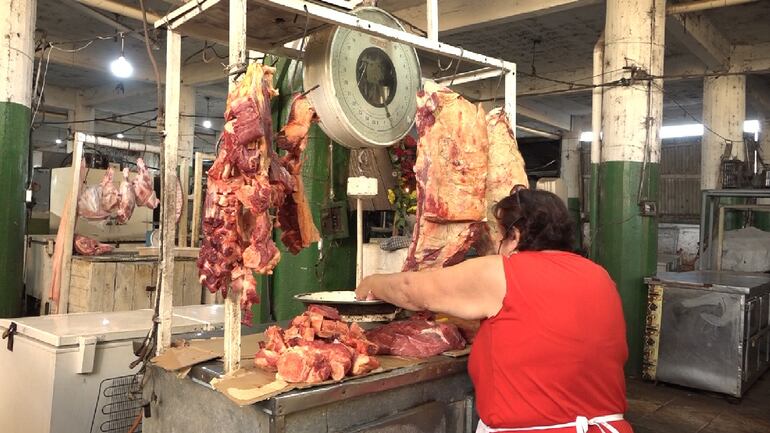 Imagen a aérea del estado en que se encuentra el Mercado 4 de Asunción, cuyas obras de mejoramiento nunca avanzaron.