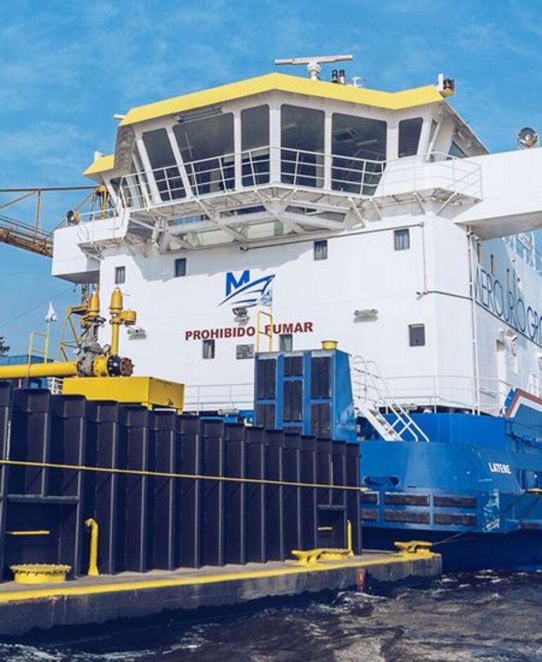 Convoy de la naviera Mercurio Group, del que fue interdictado una barcaza de combustible, en Argentina.
