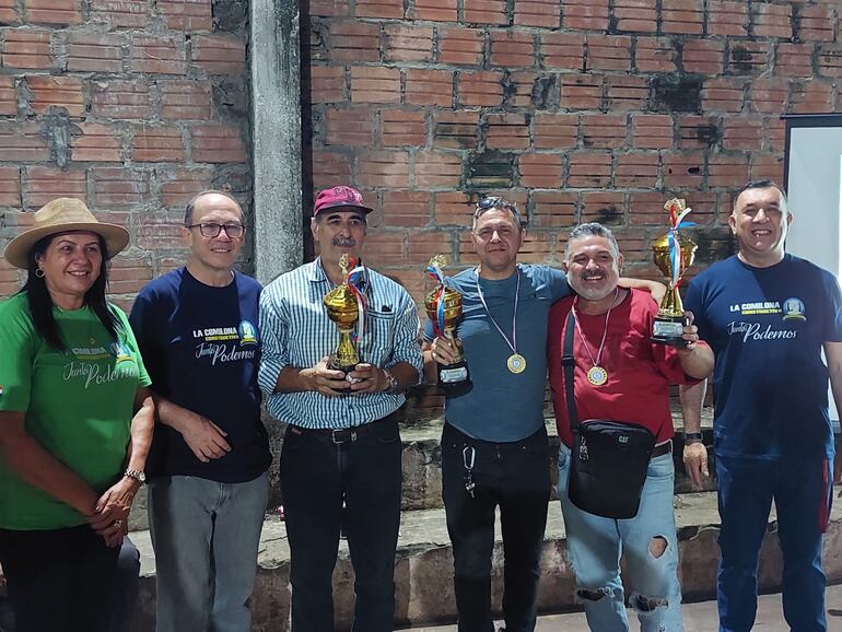 Equipo de Quincho 1ro de Mayo, campeón en Capiatá.