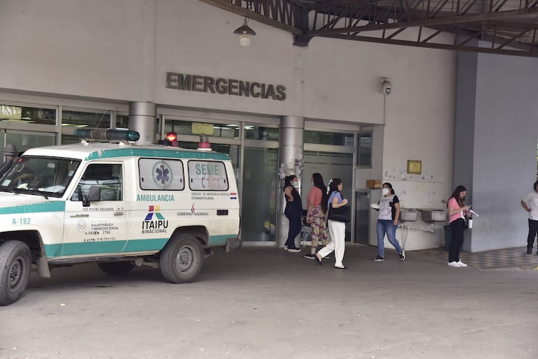 En el Hospital Central del IPS, los viernes y los sábados no hay cirujanos pediátricos, denuncian.