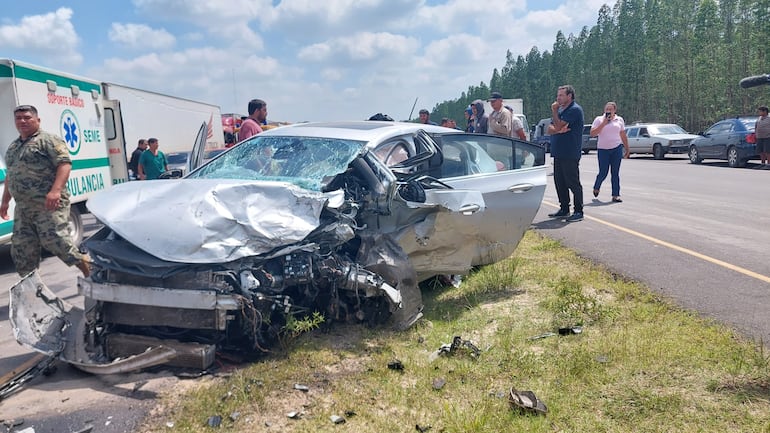 Así quedó un vehículo, con chapa paraguaya, tras un accidente en la Ruta Falcón-Clorinda.