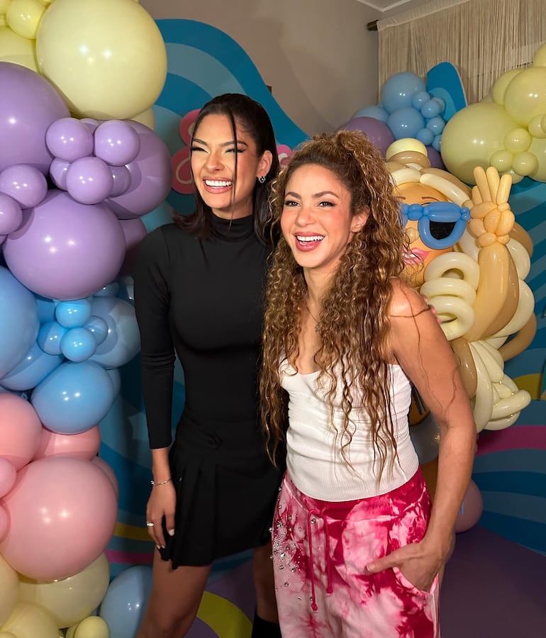 ¡Súper sonrientes! Miss Universo 2023., Sheynnis Palacios, y Shakira. (Instagram/Sheynnis Palacios)