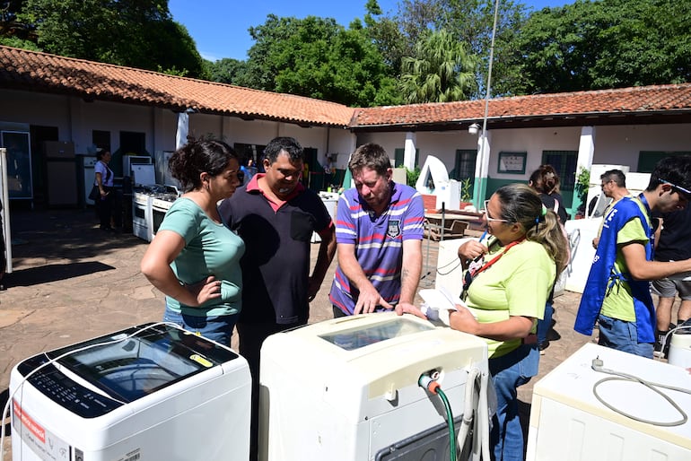 Los electrodomésticos son de los artículos más requeridos en la feria Corazones Abiertos.