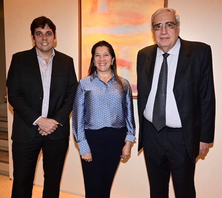 Andrés Vargas, Ana Torres y Francisco Sanfurgo.