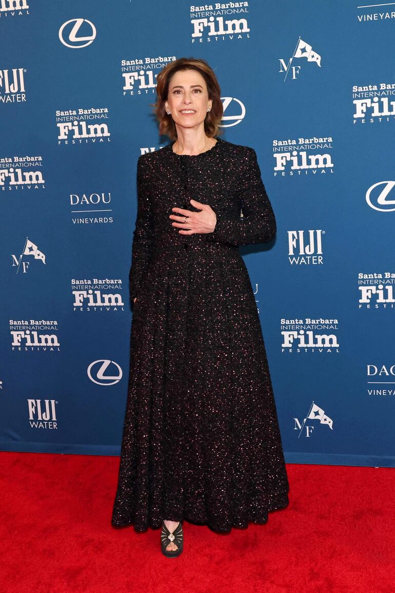 Fernanda Torres arribó así de espléndida al Festival de Cine de Santa Bárbara en el Teatro Arlington.(Kevin Winter/Getty Images/AFP)
