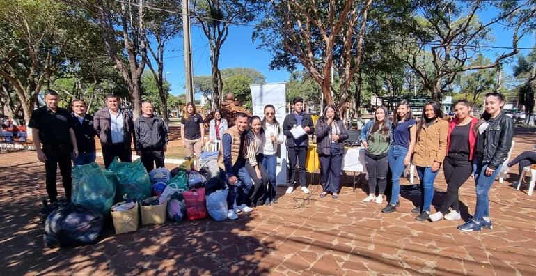 Estudiantes de la Carrera de Ciencias de la Comunicación de la Facultad de Filosofía de la Universidad Nacional de Asunción filial San Juan Bautista, Misiones realizan maratón solidaria.