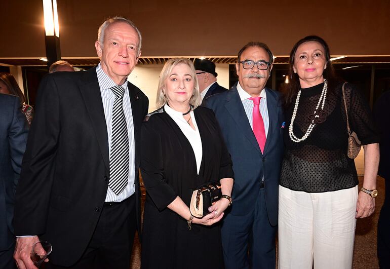 Federico Cosp, Maricarmen de Cosp, Francisco Hidalgo Barquero y Tomi Casco.