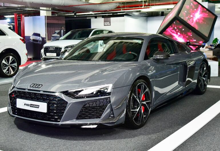 El Audi R8 Legende es una de las principales atracciones en la Cadam MotorShow, el superdeportivo atrae miradas.