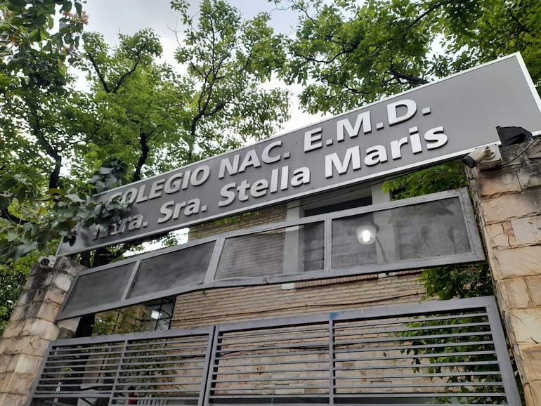 Fachada del Colegio Nacional Stella Marys de Asunción.