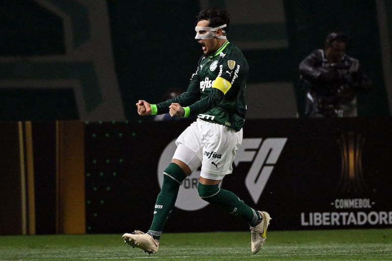 El paraguayo Gustavo Gómez, capitán del Palmeiras, celebra el tanto que anotó contra Barcelona de Guayaquil por la fase de grupos de la Copa Libertadores en el estadio Allianz Parque, en Sao Paulo, Brasil.