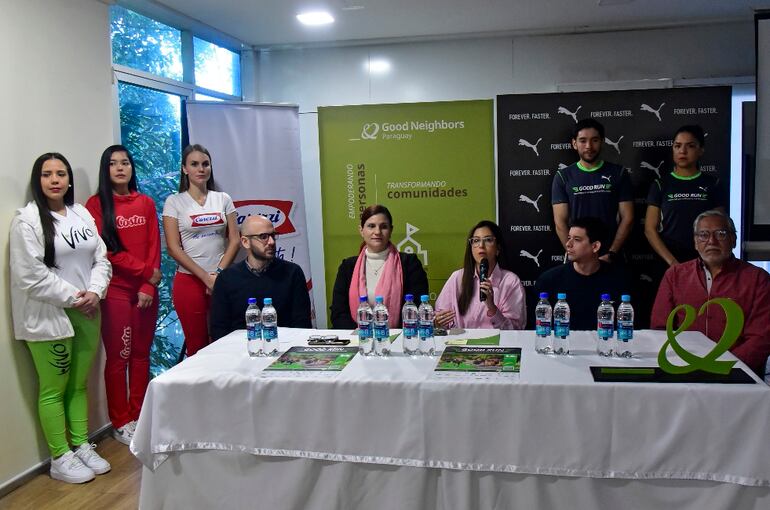 Organizadores de la VIII edición de la corrida “Good Run”.