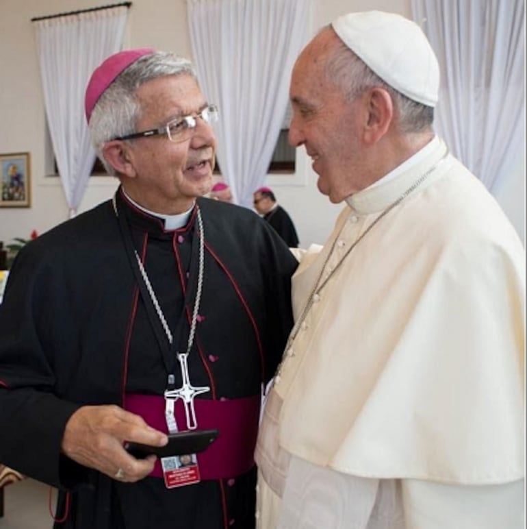 Adalberto Martínez, primer cardenal paraguayo en compañía del papa Francisco.