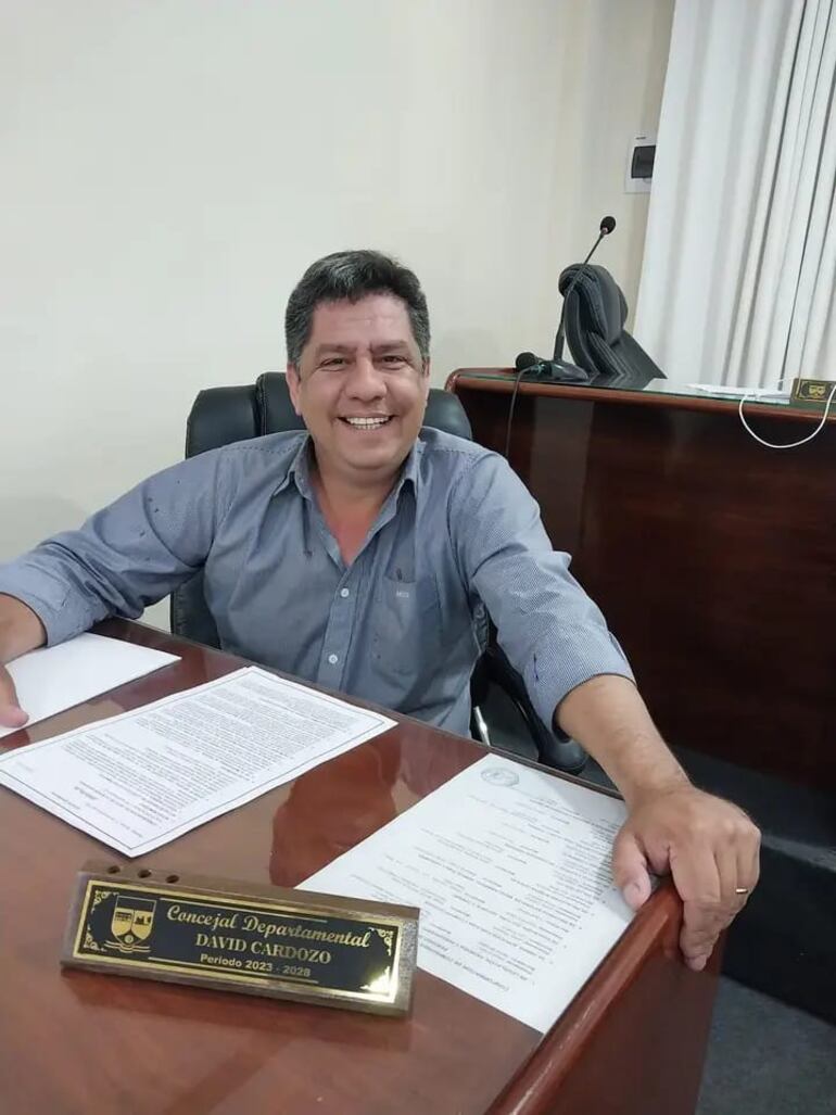 El concejal departamental David Cardozo (ANR) fue el impulsor de la propuesta de declarar  persona no grata al senador Eduardo Nakayama.