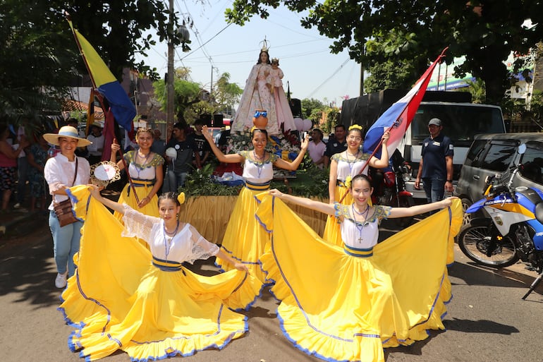 Folklore y religión se unen en los días festivos de la ciudad de Luque.