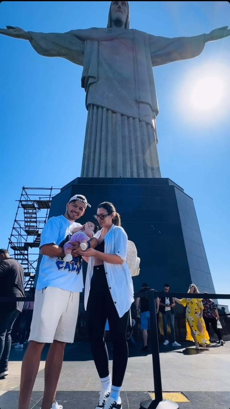 Óscar Romero y familia visitaron al Cristo Redentor. (Instagram/Janina González de Romero)