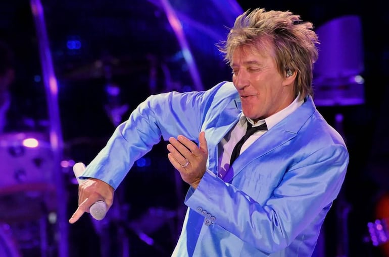 Rod Stewart durante una presentación. El cantante volverá a actuar en el festival de Glastonbury después de 23 años.