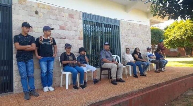 Los pobladores se acercaron al Centro Cívico del distrito de San Roque González para gestionar su documentación.