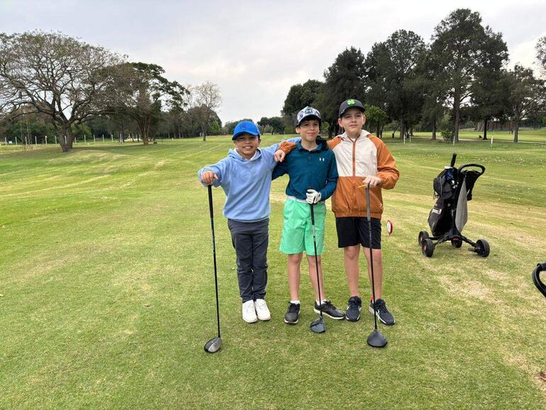 Abel Sánchez Aveiro (i), Juan Acosta y Enzo Cubilla, 10-11 años.