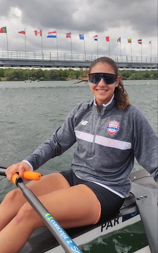 La remera paraguaya Fiorela Rodríguez (17 años) ya está en cuartos de final del Mundial de Remo en París.