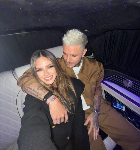 La China Suárez y Mauro Icardi paseando en limusina por Estambul.